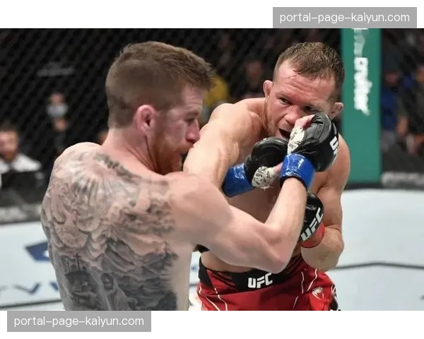 前冠军“美国小子”科里·桑德哈根因膝部韧带撕裂，预计休战9-12个月